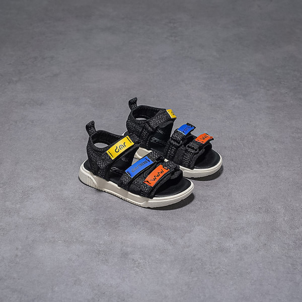 Moderne dječje sandale s čičak zakrpama - za dječake