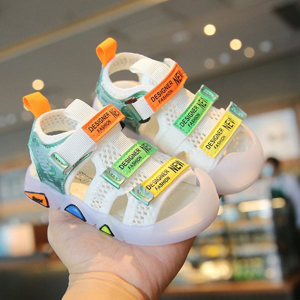 Цветни детски сандали с равна подметка и лепенки