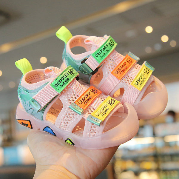 Цветни детски сандали с равна подметка и лепенки