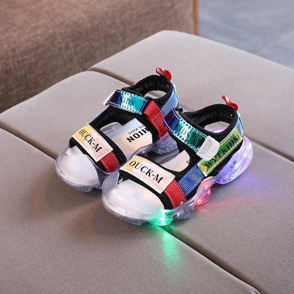 Светещи сандали с лепенки за момчета и момичета