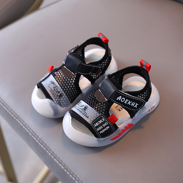 Детски сандали с мрежа и лепенки 