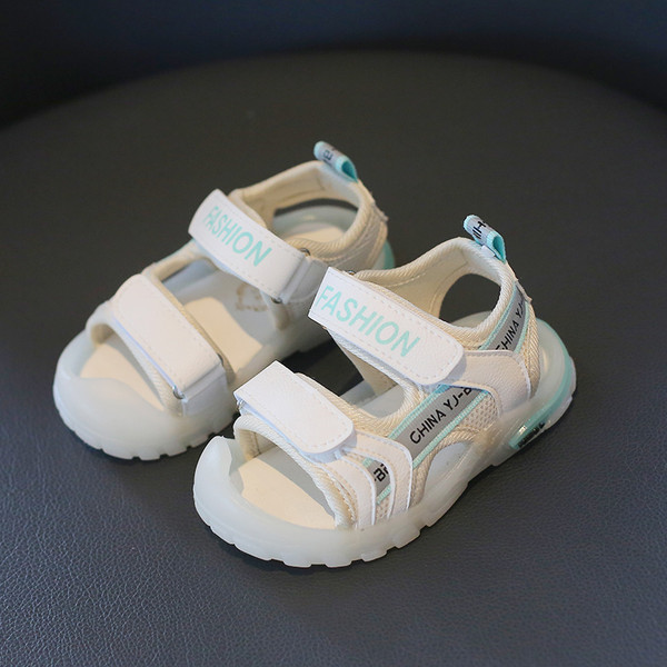 Детски ежедневни сандали  с лепенки и равна подметка