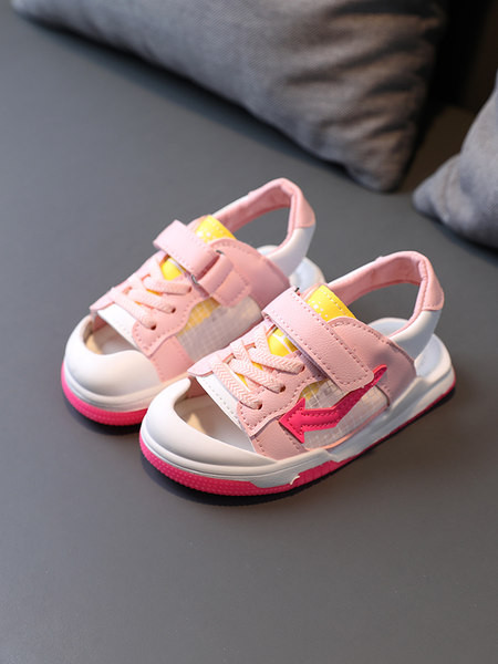 Нов модел сандали от еко кожа тип маратонка