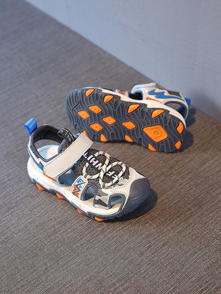 Új sportszandál modell fiúknak