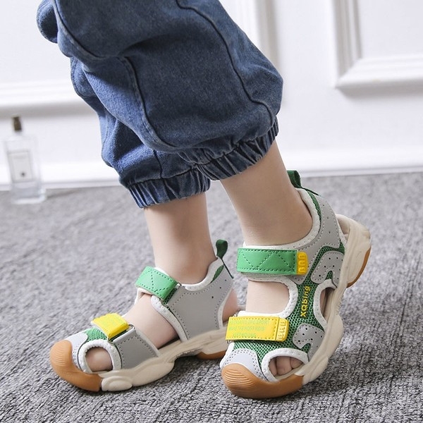 Bőr szandál foltokkal lányoknak és fiúknak