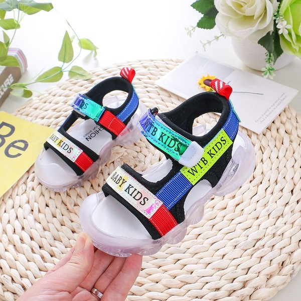 Világító gyerekszandál lányoknak és fiúknak felirattal