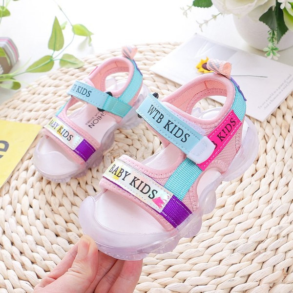 Világító gyerekszandál lányoknak és fiúknak felirattal