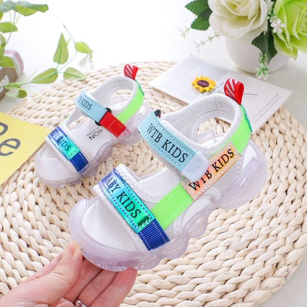 Világító gyerekszandál lányoknak és fiúknak felirattal