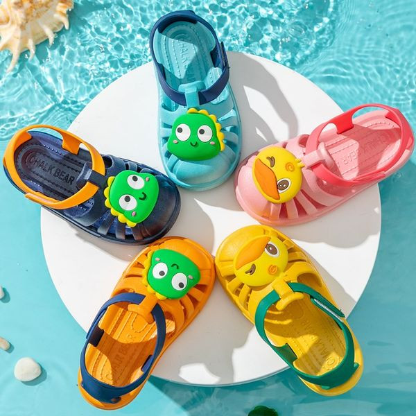 Alkalmi szandál 3D elemekkel fiúknak és lányoknak