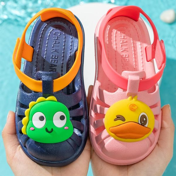 Alkalmi szandál 3D elemekkel fiúknak és lányoknak