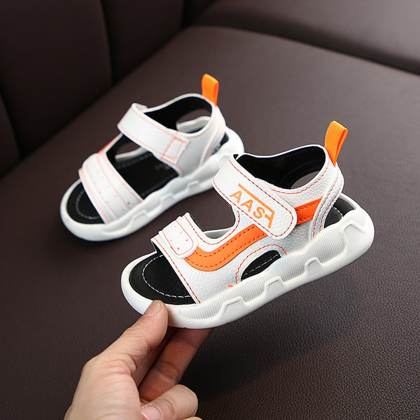 Gyermek bőr szandál felirattal, lapos talppal, három színben