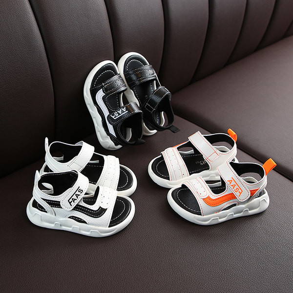 Gyermek bőr szandál felirattal, lapos talppal, három színben