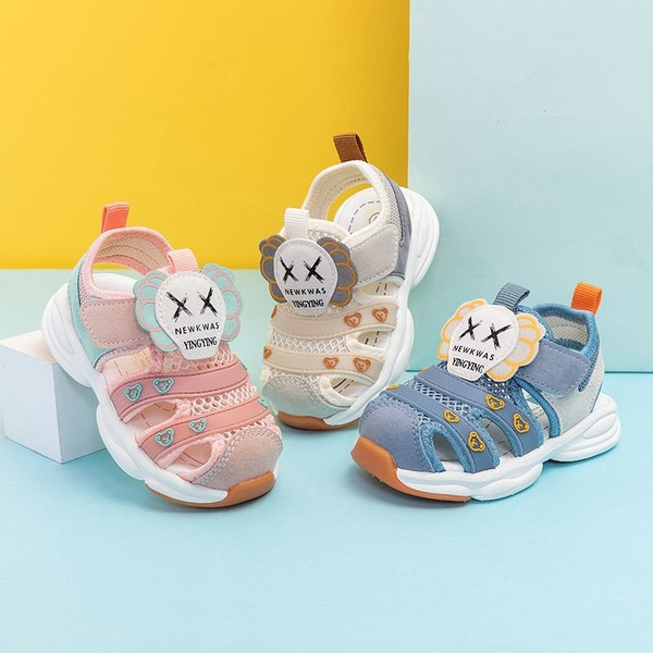 Gyerek szandál hálóval és matricákkal lányoknak és fiúknak