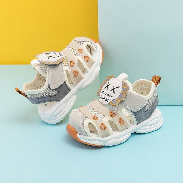 Gyerek szandál hálóval és matricákkal lányoknak és fiúknak