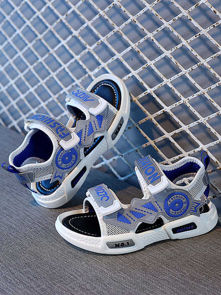 Alkalmi fiú szandál feliratokkal és tépőzárral