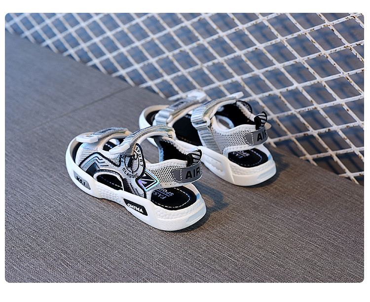 Nyári fiú szandál új modellje hálós anyagból