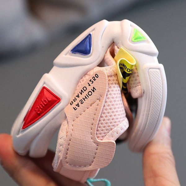 Нов модел летни сандали с велкро закопчаване за момчета и момичета