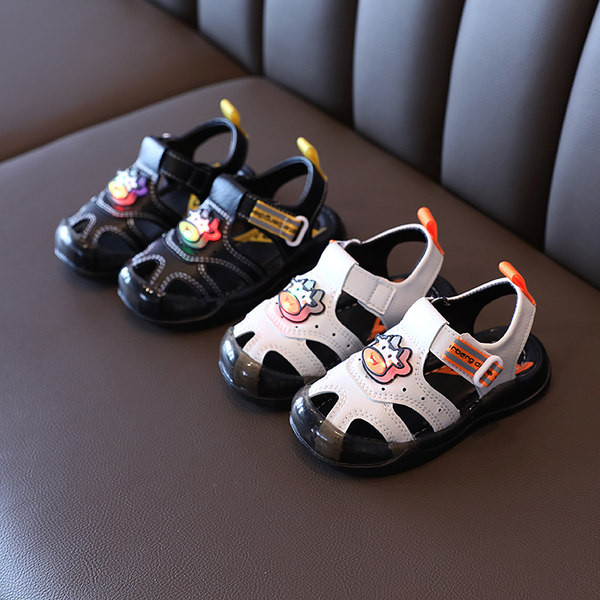 Дамски сандали с апликация и изкуствена кожа