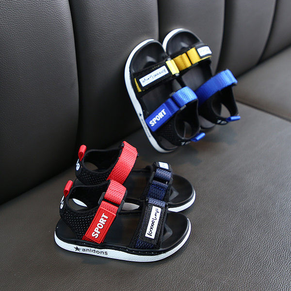 Ежедневни детски сандали с равна подметка  и лепенки 