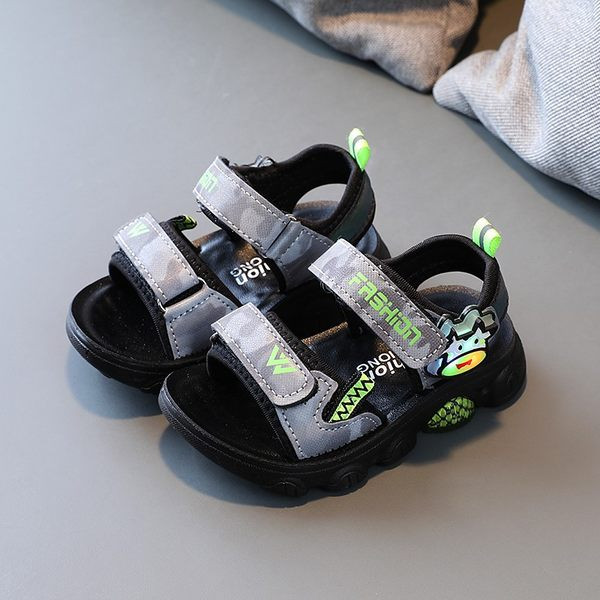 Детски сандали за момчета с апликация и лепенки