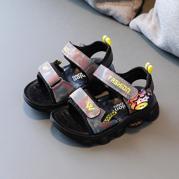 Детски сандали за момчета с апликация и лепенки