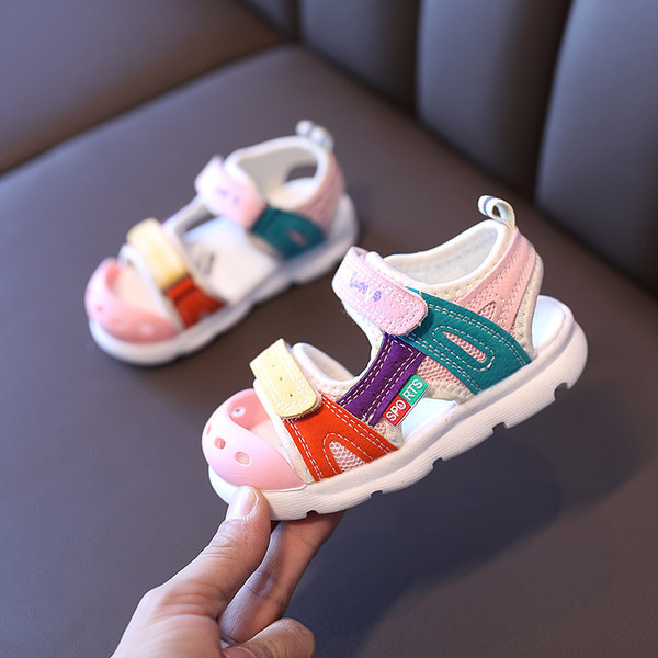 Детски сандали подходящи за момчета и момичета 