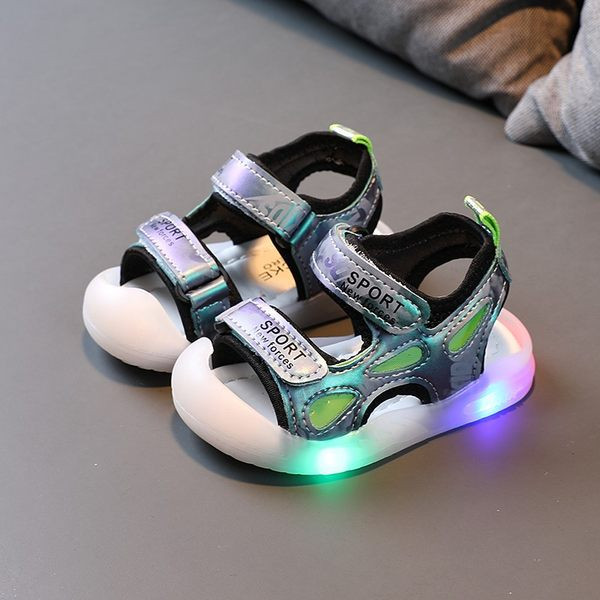 Helendavad kleebistega laste sandaalid tüdrukutele ja poistele