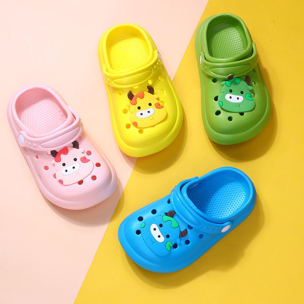 Bērnu neslīdošās sandales ar 3D elementu zēniem un meitenēm