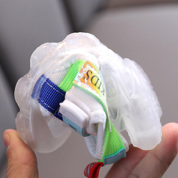 Светещи детски сандали с лепенки и равна подметка