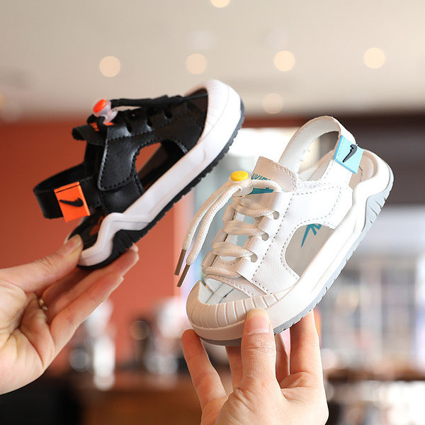 Gyermek műbőr szandál fűzővel