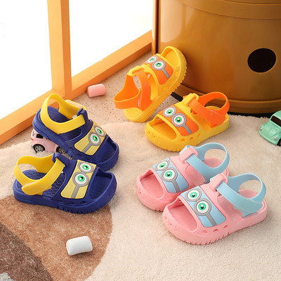 Gyermek szandál rátéttel és matricával fiúknak és lányoknak