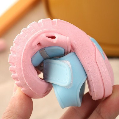 Gyermek szandál rátéttel és matricával fiúknak és lányoknak