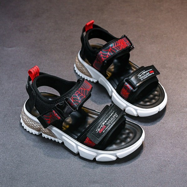 Új modell nyári szandál fiúknak, rátéttel