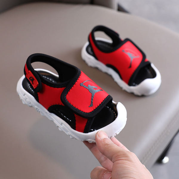 Új modell gyerekszandál három színben fiúknak