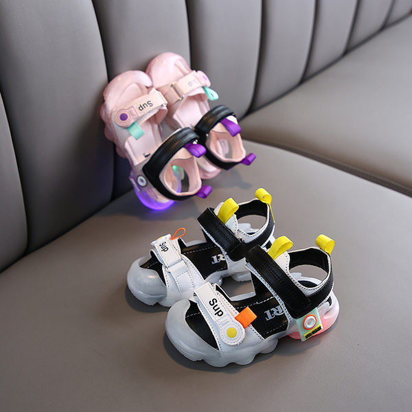 Világító gyerekszandál két színben