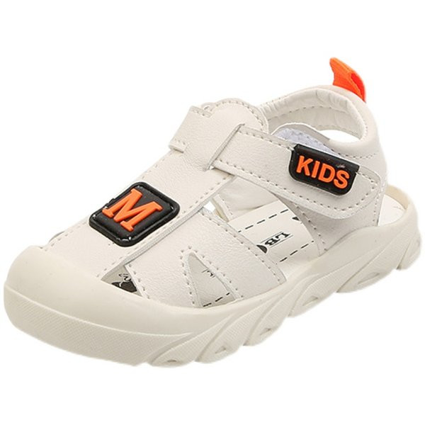 Fiúk számára alkalmas matricás gyerekszandál