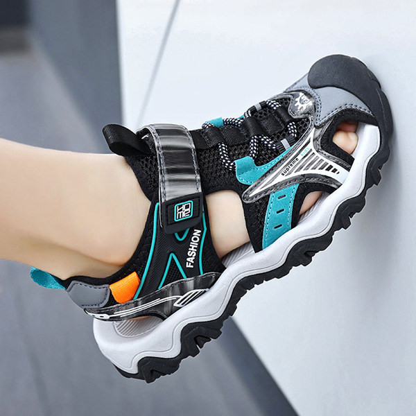 Fekete matricás gyerekszandál fiúknak