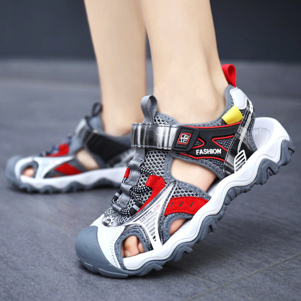 Fekete matricás gyerekszandál fiúknak