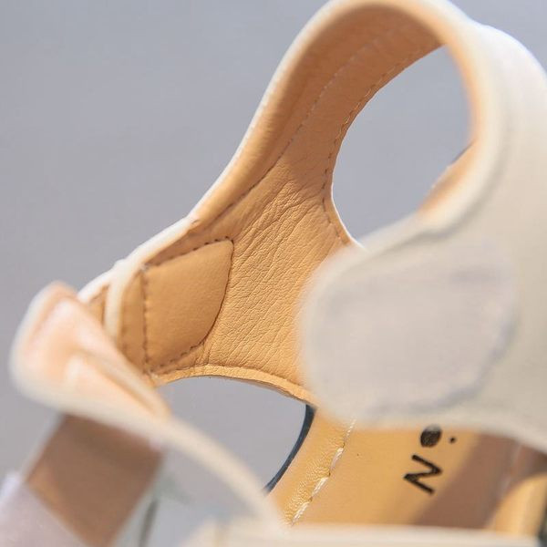 Öko bőrből készült, matricás gyerekszandál - fiúknak