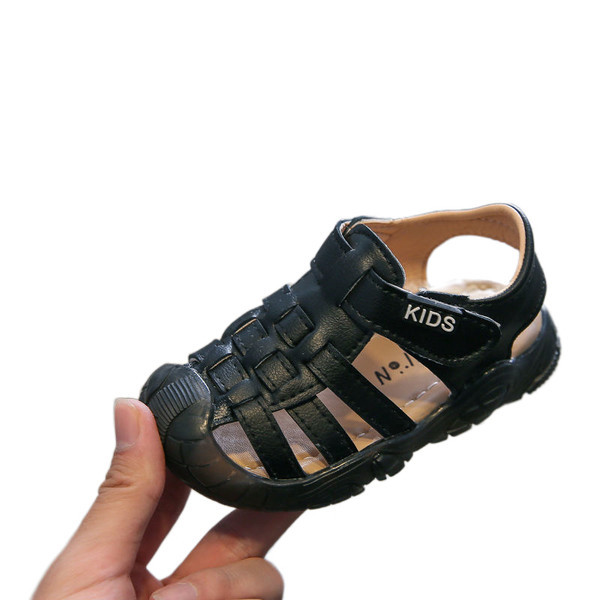 Öko bőrből készült, matricás gyerekszandál - fiúknak