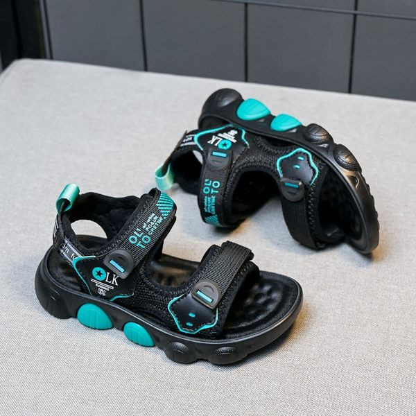 Kleebistega laste sandaalid poistele