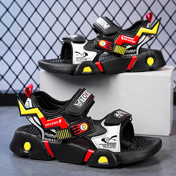 Gyermek szandál matricákkal fiúknak, három színben