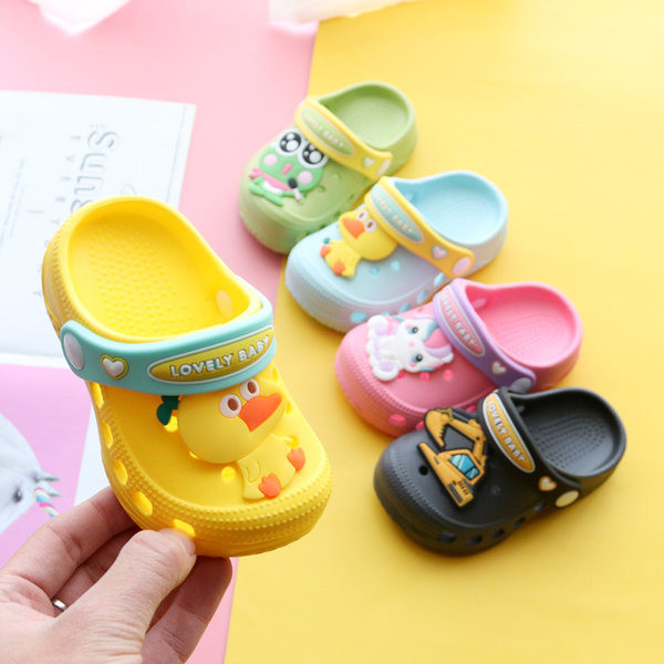 Alkalmi szandál 3D elemmel - fiúknak és lányoknak