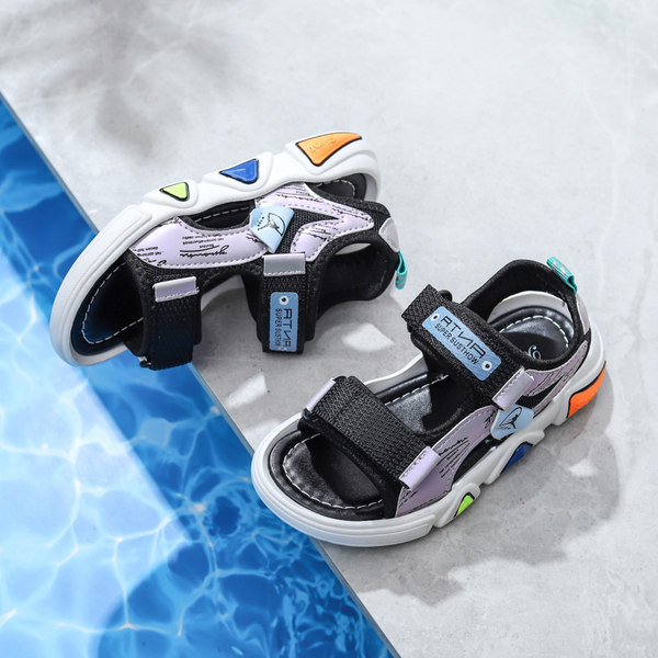 Alkalmi gyerekszandál fiúknak durva talppal, tépőzáras rögzítéssel