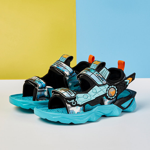 Új modell gyerekszandál fiúknak durva talppal és tépőzáras rögzítéssel