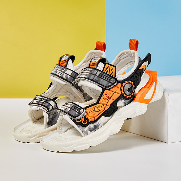 Új modell gyerekszandál fiúknak durva talppal és tépőzáras rögzítéssel