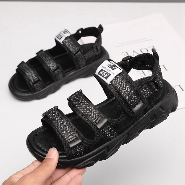 Alkalmi szandál tépőzáras foltokkal fiúknak fekete és szürke színben