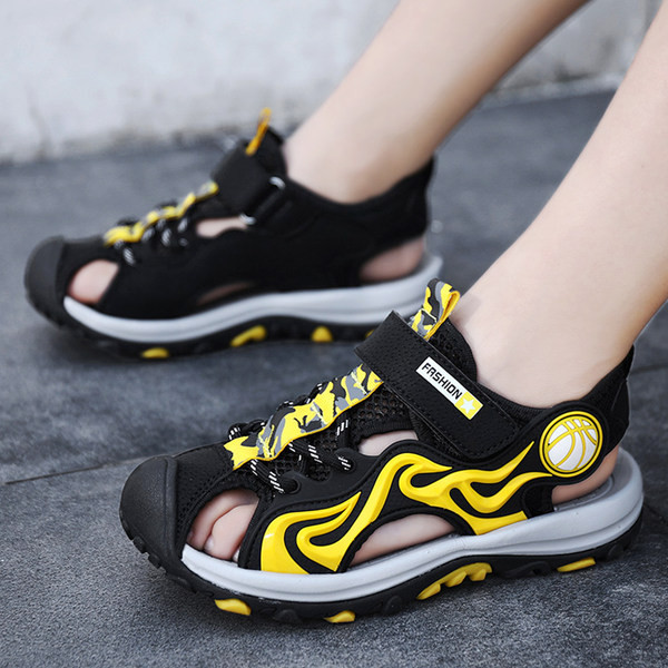 Gyermekszandál matricákkal és nyakkendőkkel két színben