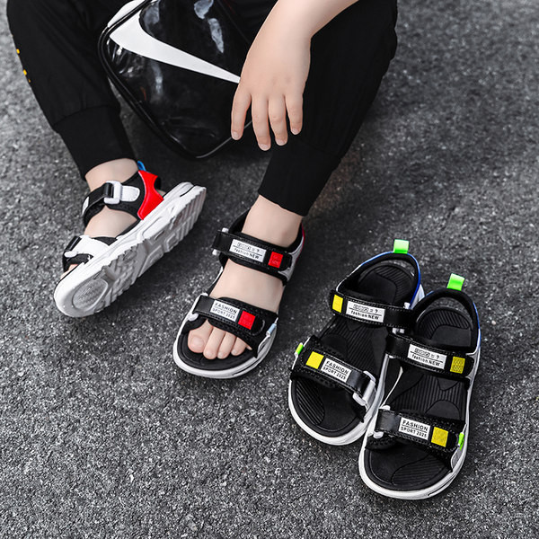 Alkalmi gyerekszandál fiúknak tépőzáras rögzítéssel