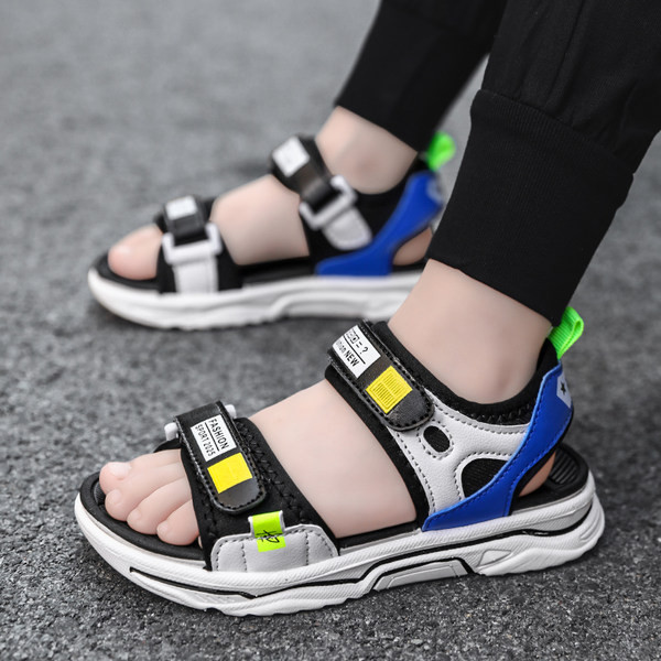 Alkalmi gyerekszandál fiúknak tépőzáras rögzítéssel